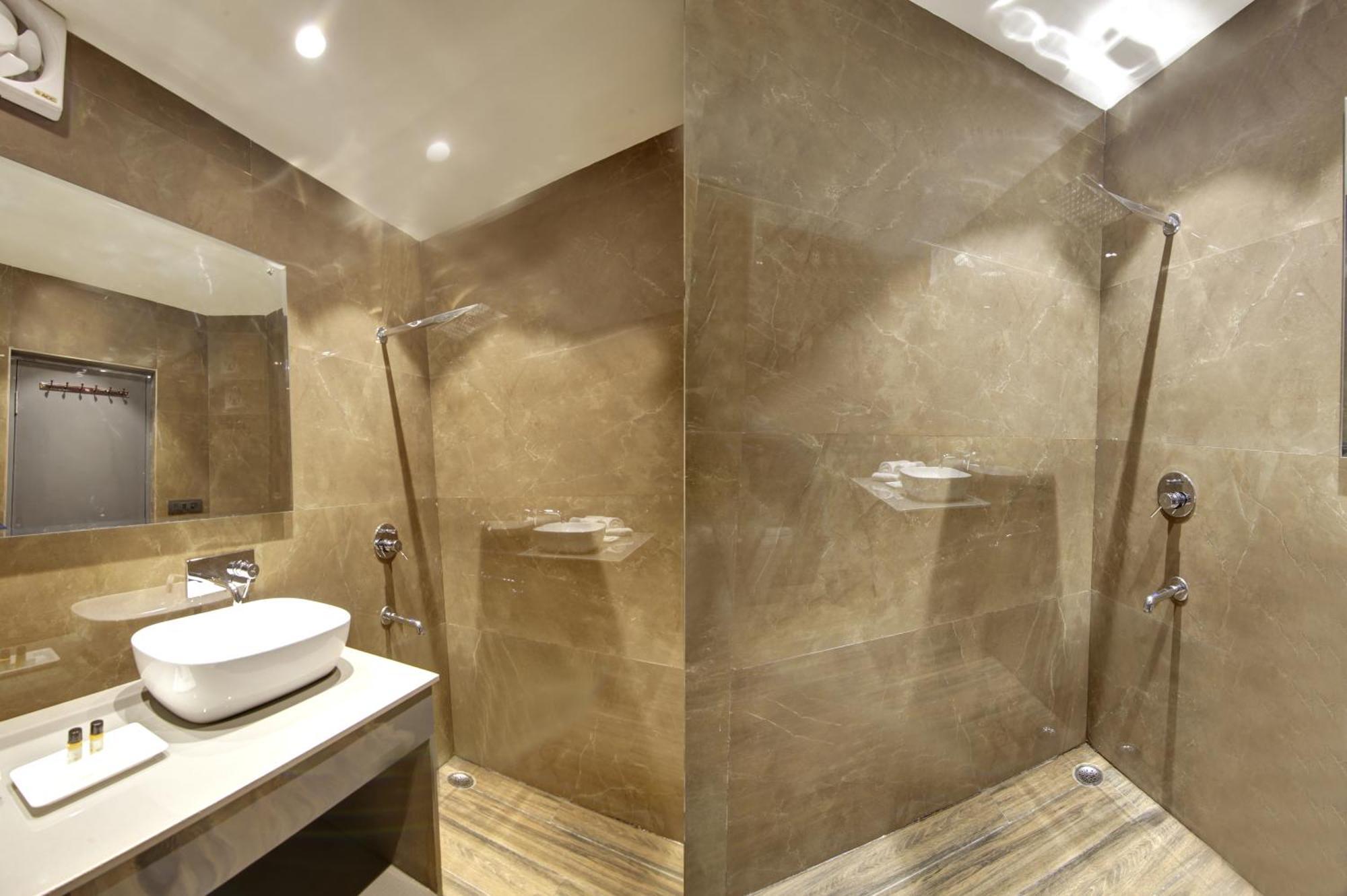 Hotel Kashish Plaza - 5 Mins From Metro Station Delhi  Luaran gambar
