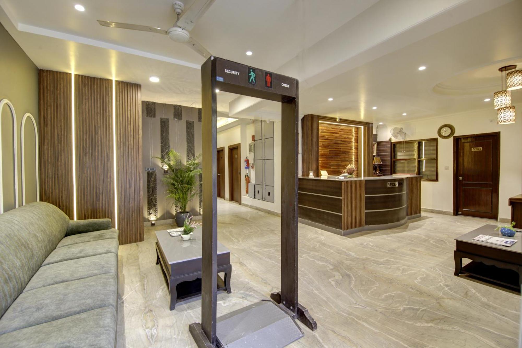 Hotel Kashish Plaza - 5 Mins From Metro Station Delhi  Luaran gambar