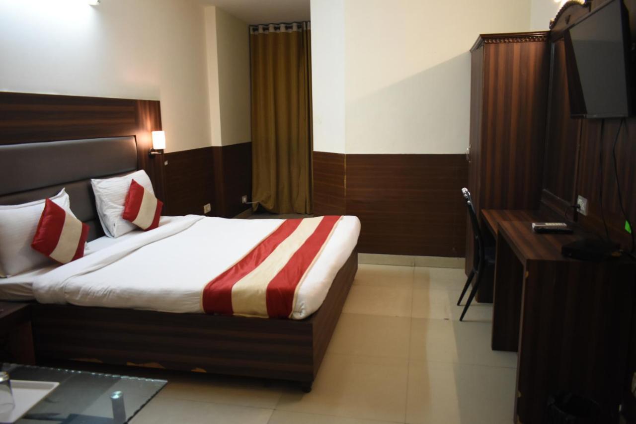 Hotel Kashish Plaza - 5 Mins From Metro Station Delhi  Luaran gambar