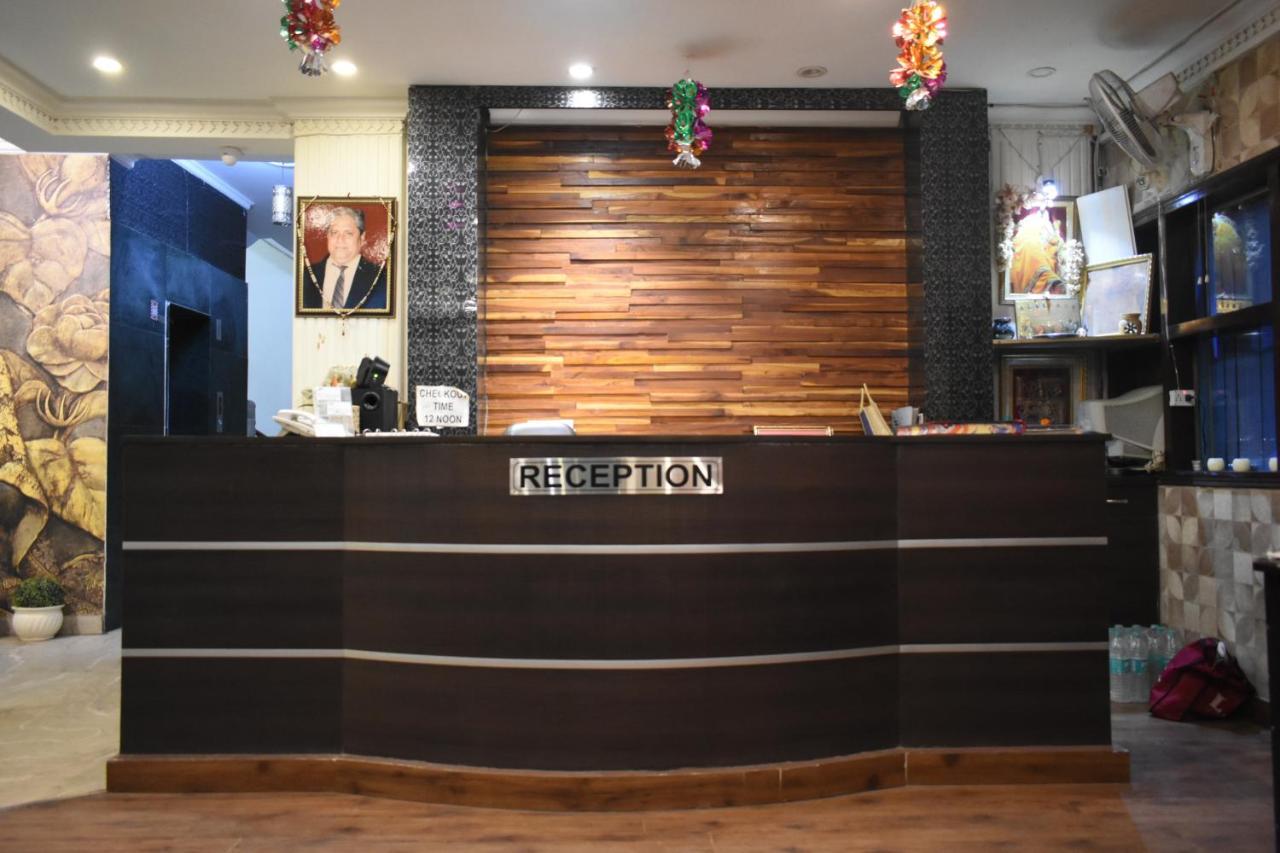Hotel Kashish Plaza - 5 Mins From Metro Station Delhi  Luaran gambar
